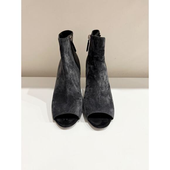 Chanel Interlocking CC Logo Suede Ankle Booties Gray/Black Women's Size EU 41 - Picture 3 of 7